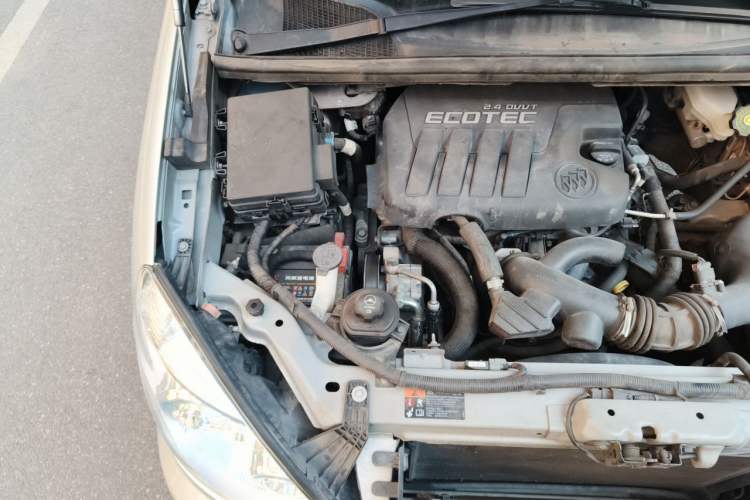Used Buick GL8 2014 2.4L Classic Edition Engine Bay Right
