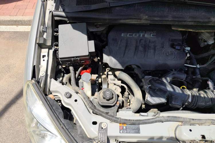 Used Buick GL8 2014 2.4L Classic Edition Engine Bay Right