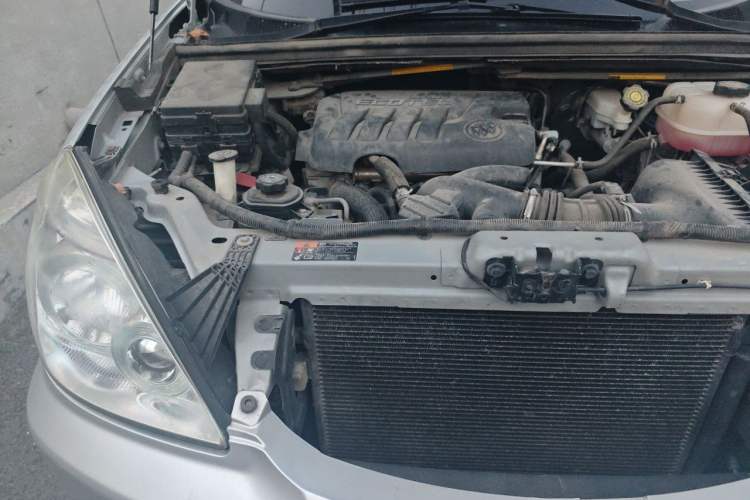 Used Buick GL8 2014 2.4L Classic Edition Engine Bay Right