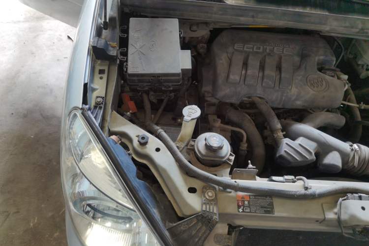 Used Buick GL8 2014 2.4L Classic Edition Engine Bay Right