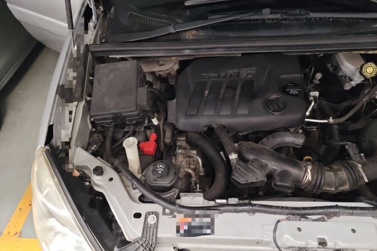 Used Buick GL8 2014 2.4L Comfort Edition Engine Bay Right