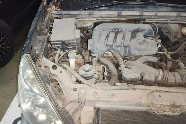 Used Buick GL8 2014 2.4L Classic Edition Engine Bay Right