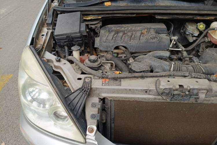 Used Buick GL8 2014 2.4L Classic Edition Engine Bay Right