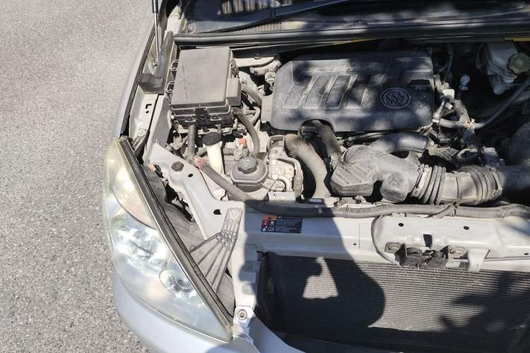 Used Buick GL8 2014 2.4L Classic Edition Engine Bay Right
