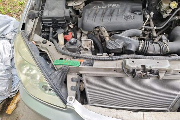 Used Buick GL8 2014 2.4L Classic Edition Engine Bay Right