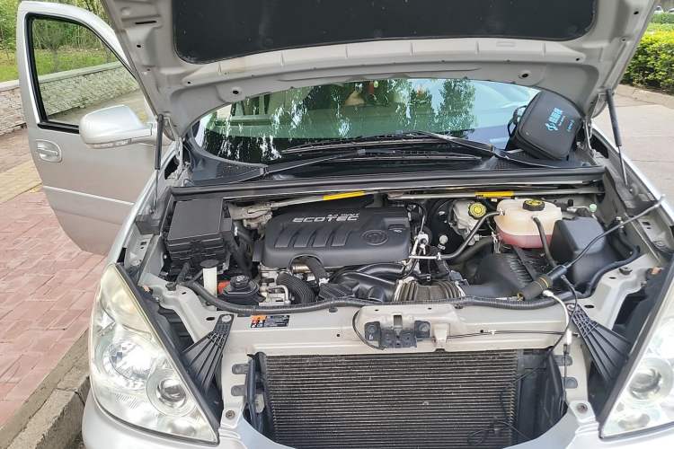 Used Buick GL8 2014 2.4L Classic Edition Engine Bay Right