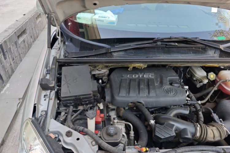 Used Buick GL8 2014 2.4L Classic Edition Engine Bay Right