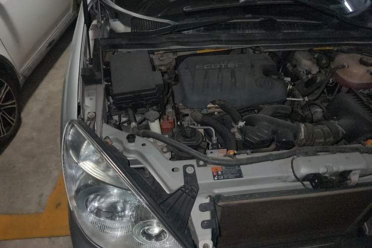 Used Buick GL8 2014 2.4L Classic Edition Engine Bay Right