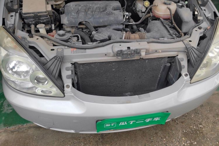 Used Buick GL8 2014 2.4L Classic Edition Engine Bay