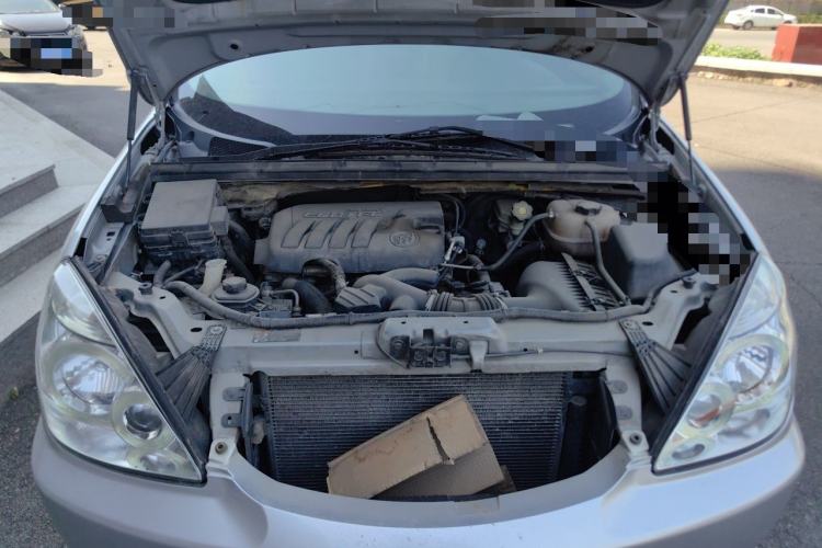 Used Buick GL8 2014 2.4L Classic Edition Engine Bay