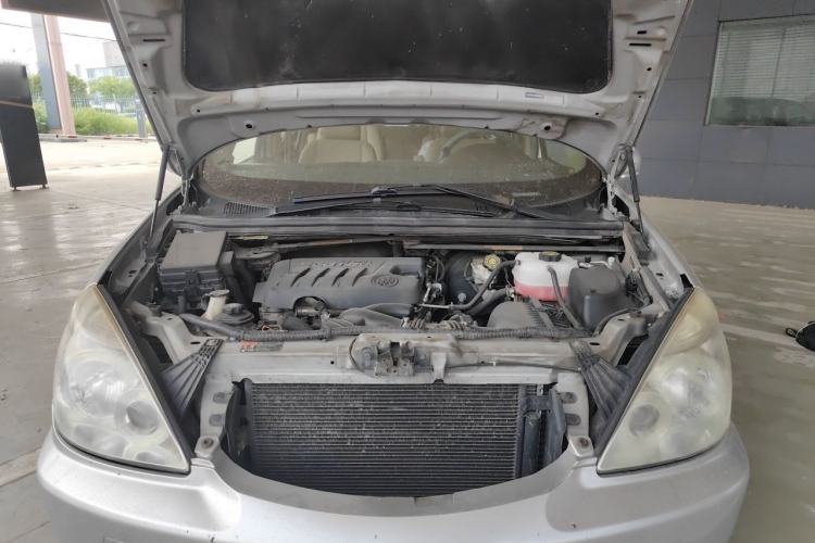 Used Buick GL8 2014 2.4L Classic Edition Engine Bay