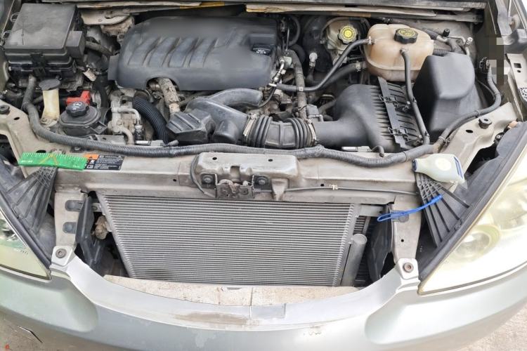 Used Buick GL8 2014 2.4L Classic Edition Engine Bay