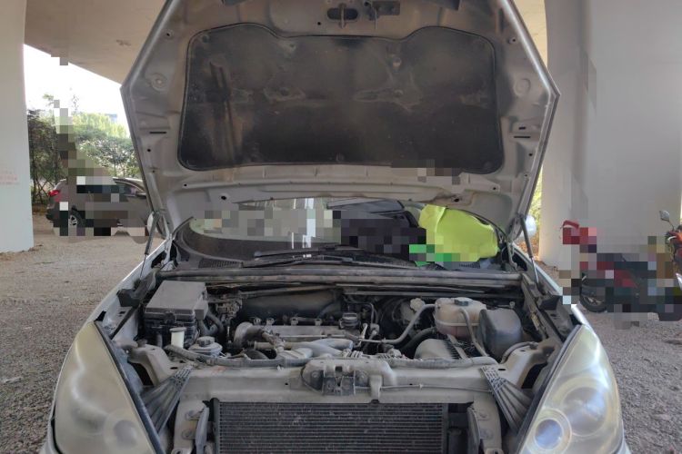 Used Buick GL8 2014 2.4L Classic Edition Engine Bay