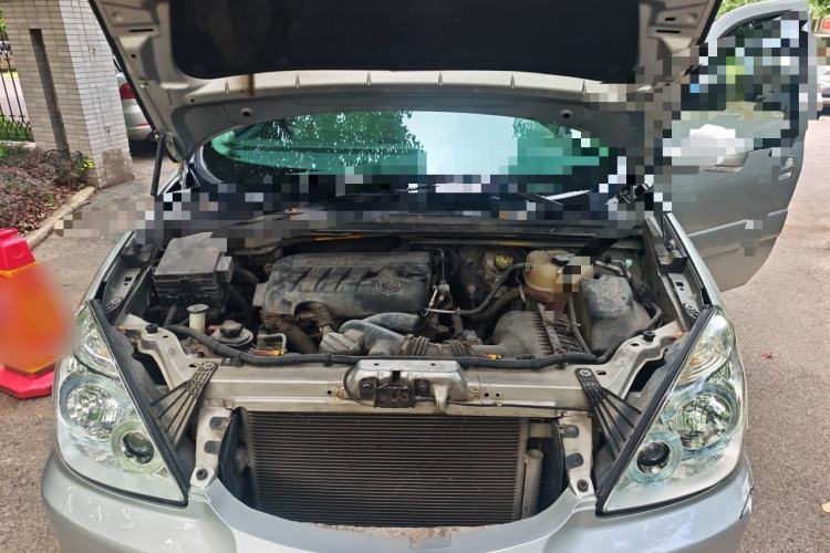 Used Buick GL8 2014 2.4L Classic Edition Engine Bay
