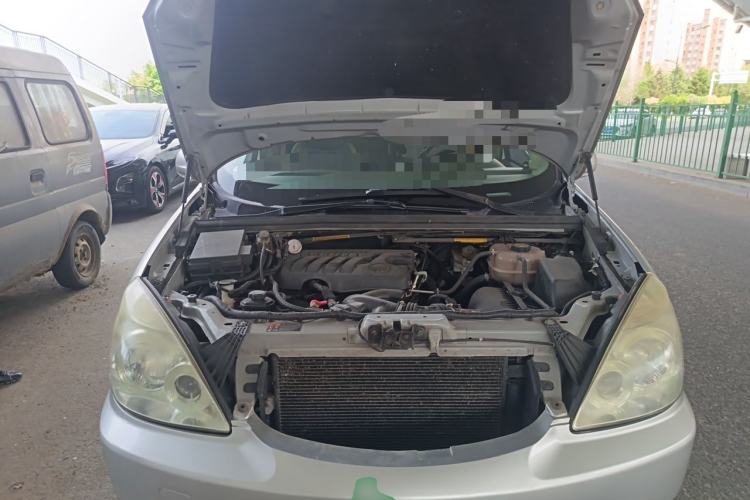 Used Buick GL8 2014 2.4L Classic Edition Engine Bay