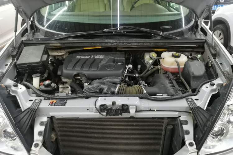 Used Buick GL8 2014 2.4L Classic Edition Engine Bay