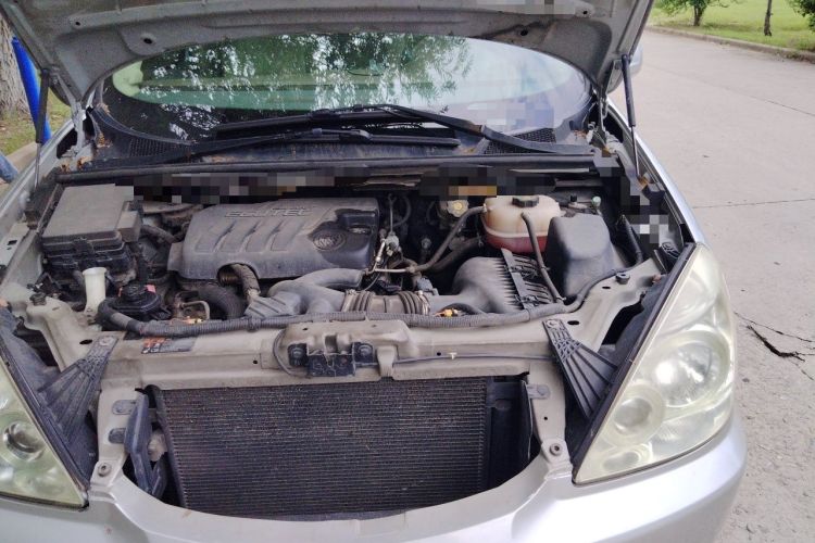 Used Buick GL8 2014 2.4L Classic Edition Engine Bay