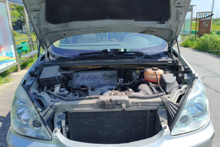 Used Buick GL8 2014 2.4L Executive Edition Engine Bay