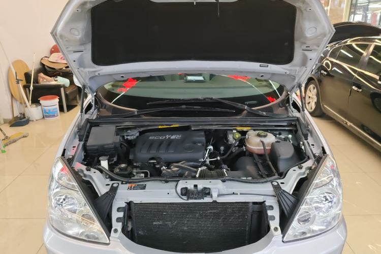Used Buick GL8 2014 2.4L Classic Edition Engine Bay