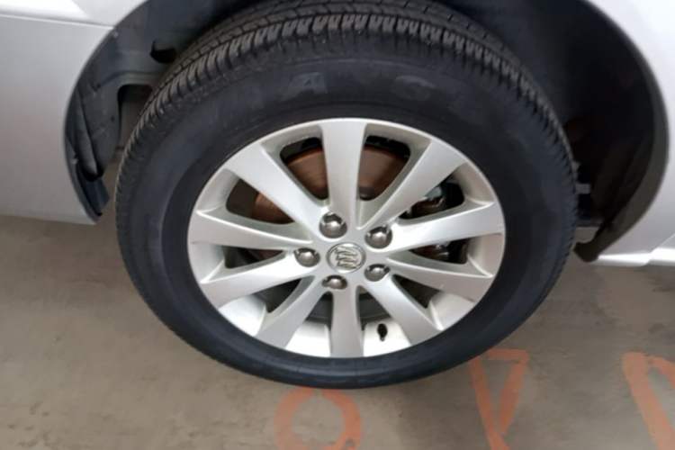 Used Buick GL8 2014 2.4L Executive Edition Exterior 5