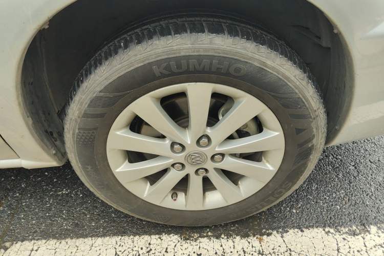 Used Buick GL8 2014 2.4L Executive Edition Exterior 7