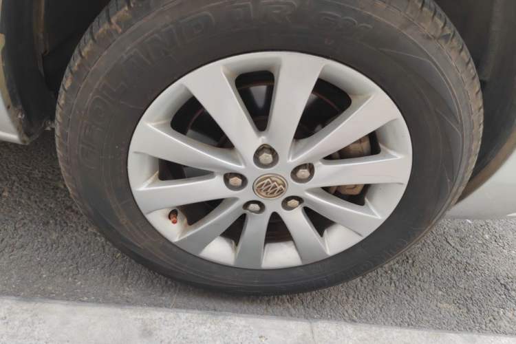 Used Buick GL8 2014 2.4L Comfort Edition Exterior 7