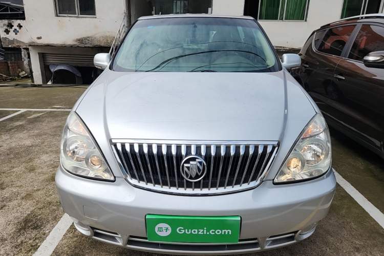 Used Buick GL8 2014 2.4L Classic Edition Front