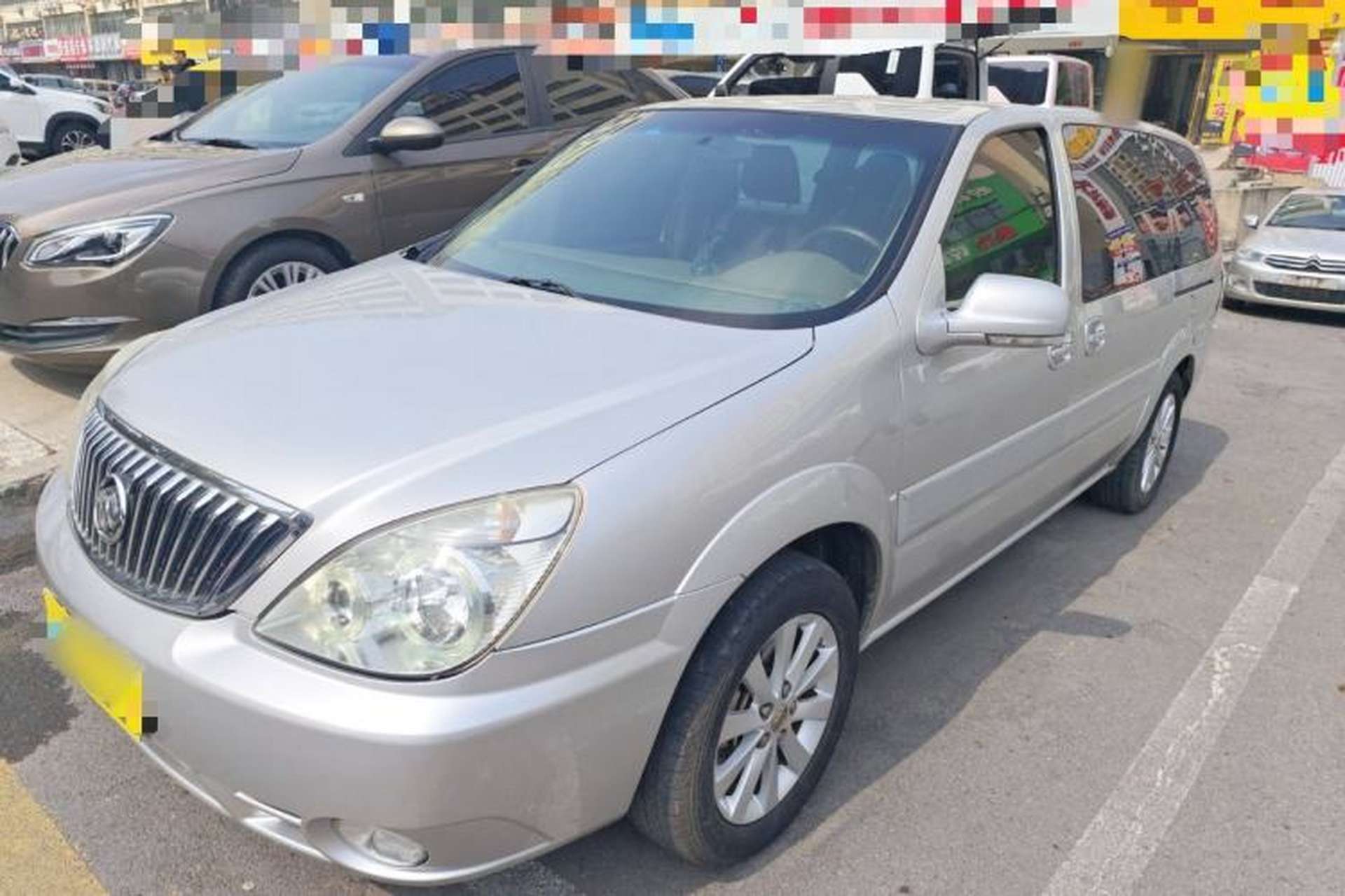 Used Buick GL8 2014 2.4L Classic Edition Front Left 45 Deg