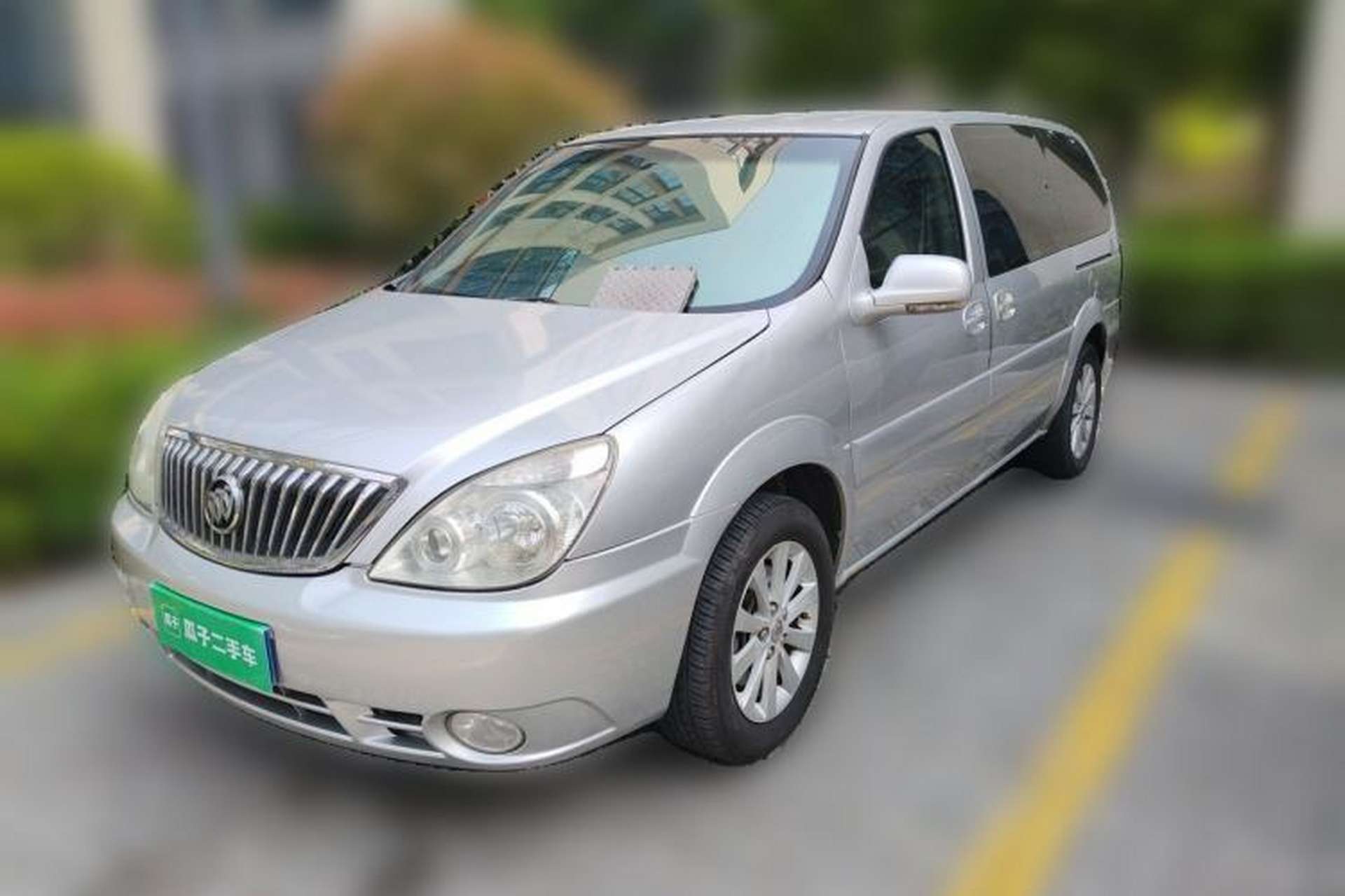 Used Buick GL8 2014 2.4L Classic Edition Front Left 45 Deg