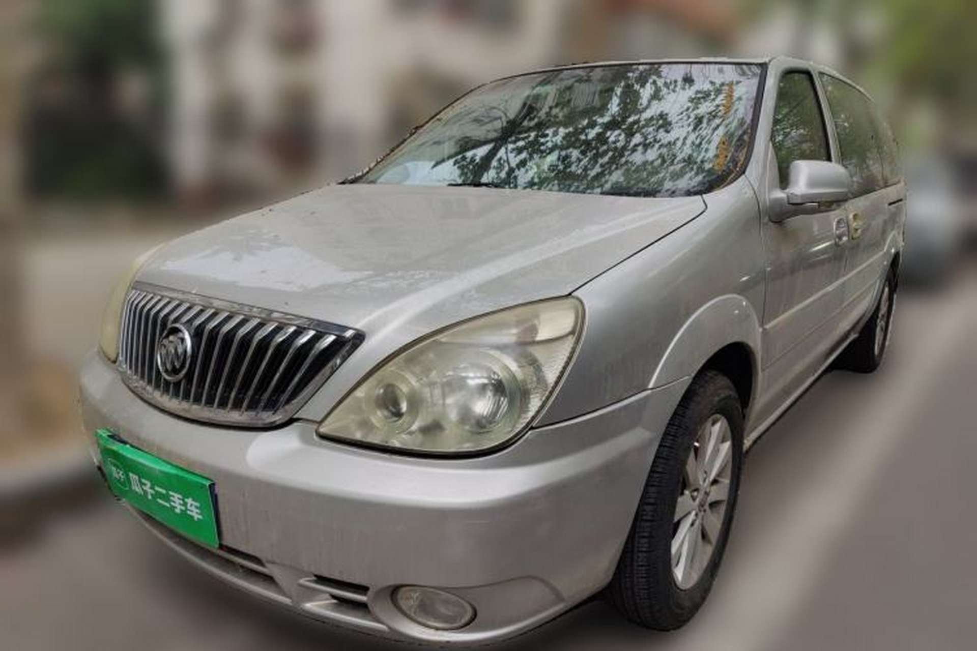 Used Buick GL8 2014 2.4L Classic Edition Front Left 45 Deg