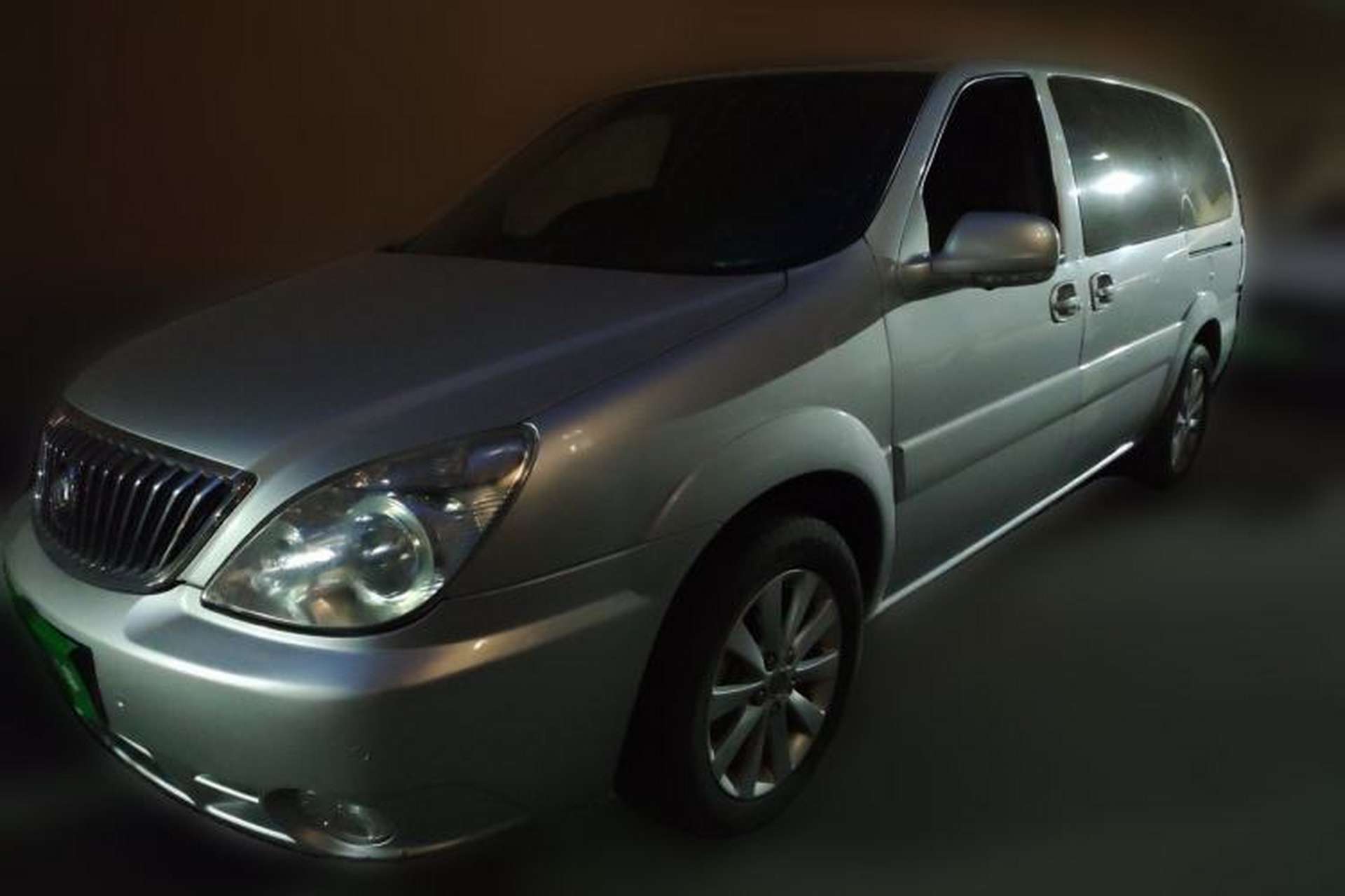 Used Buick GL8 2014 2.4L Classic Edition Front Left 45 Deg