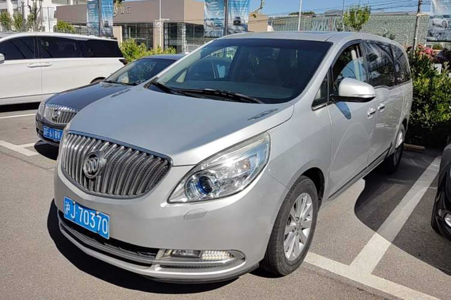 Used Buick GL8 2014 2.4L LT Luxury Business Executive Edition Front Left 45 Deg