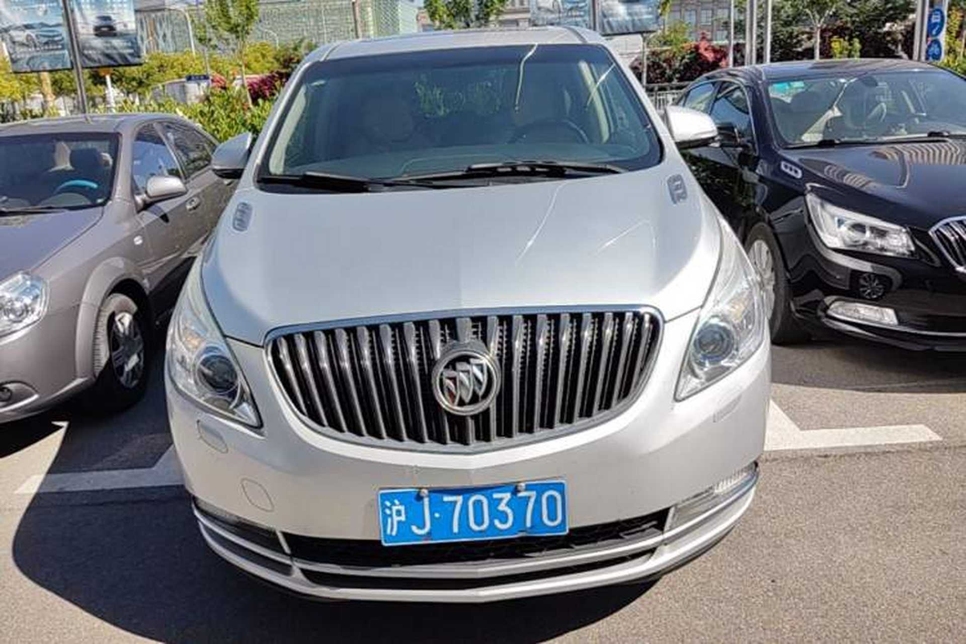 Used Buick GL8 2014 2.4L LT Luxury Business Executive Edition Front