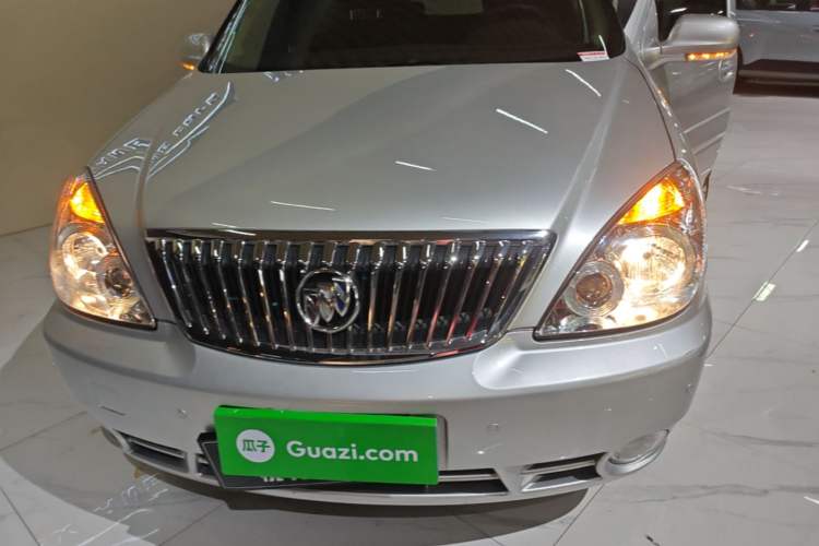 Used Buick GL8 2014 2.4L Classic Edition Front