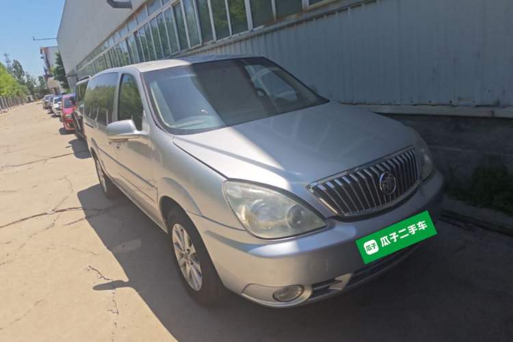 Used Buick GL8 2014 2.4L Classic Edition Front Right 45 Deg