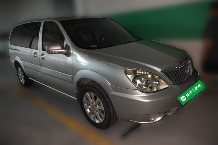 Used Buick GL8 2014 2.4L Classic Edition Front Right 45 Deg