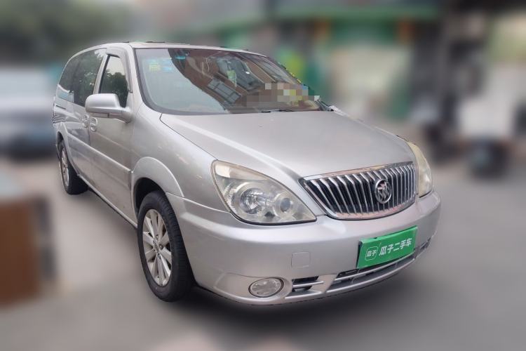 Used Buick GL8 2014 2.4L Executive Edition Front Right 45 Deg