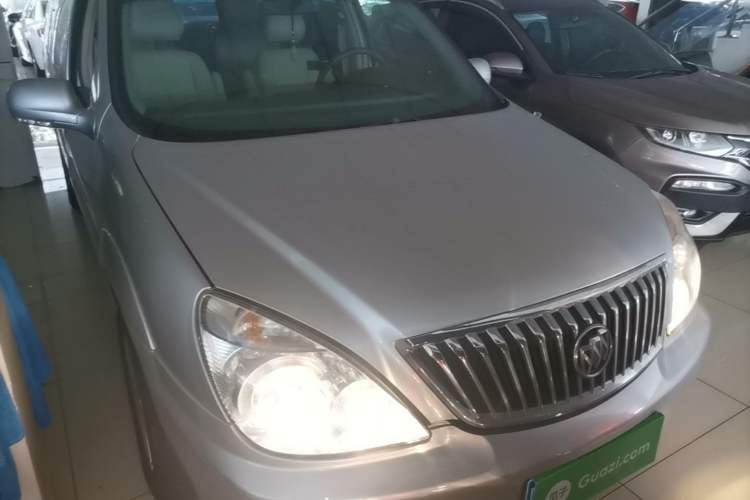 Used Buick GL8 2014 2.4L Classic Edition Front Right 45 Deg