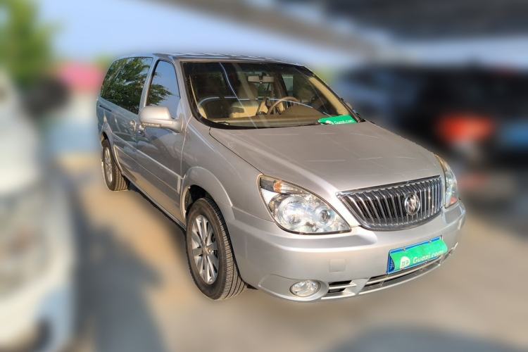 Used Buick GL8 2014 2.4L Classic Edition Front Right 45 Deg