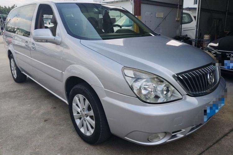 Used Buick GL8 2014 2.4L Classic Edition Front Right 45 Deg