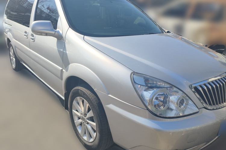 Used Buick GL8 2014 2.4L Classic Edition Front Right 45 Deg