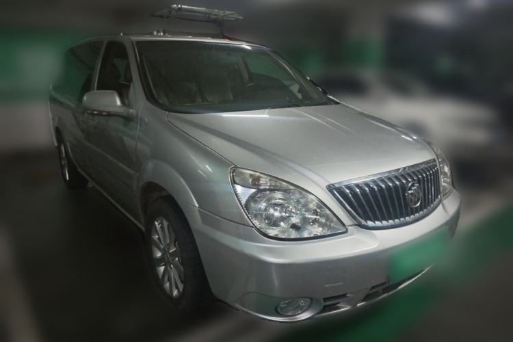 Used Buick GL8 2014 2.4L Classic Edition Front Right 45 Deg