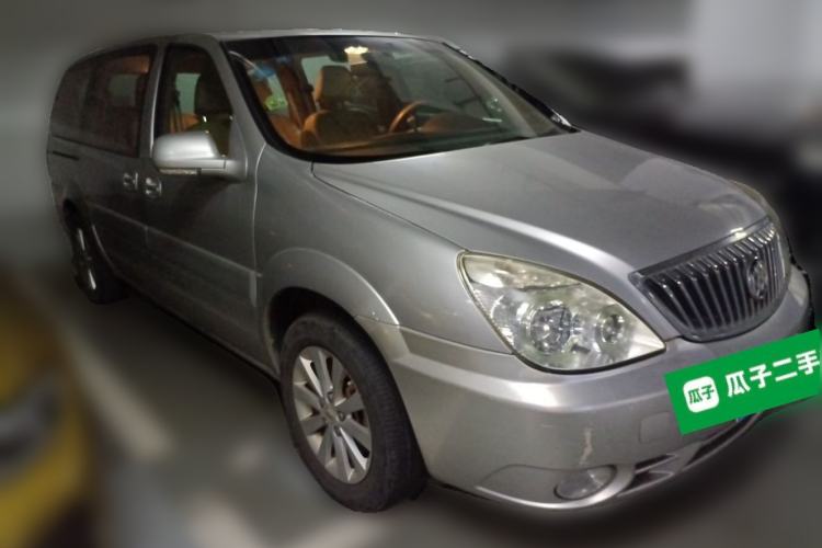 Used Buick GL8 2014 2.4L Classic Edition Front Right 45 Deg