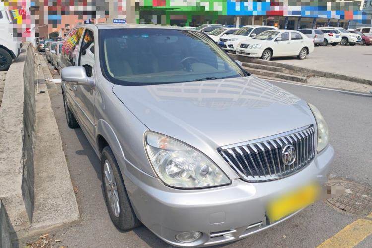 Used Buick GL8 2014 2.4L Classic Edition Front Right 45 Deg