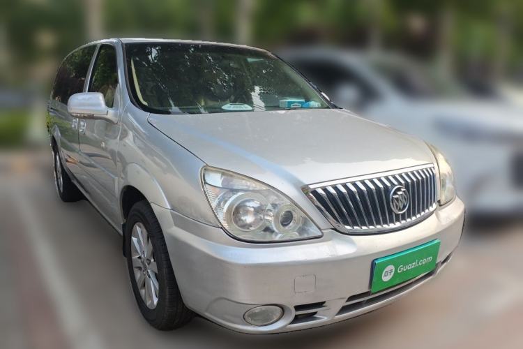 Used Buick GL8 2014 2.4L Executive Edition Front Right 45 Deg