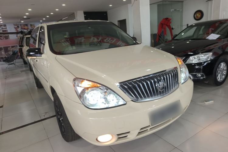 Used Buick GL8 2014 2.4L Classic Edition Front Right 45 Deg