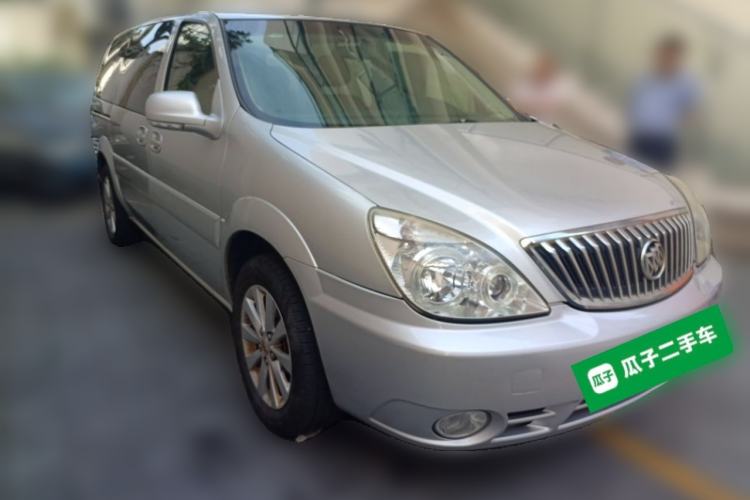 Used Buick GL8 2014 2.4L Executive Edition Front Right 45 Deg