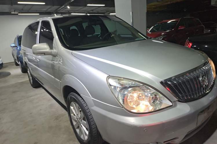 Used Buick GL8 2014 2.4L Classic Edition Front Right 45 Deg