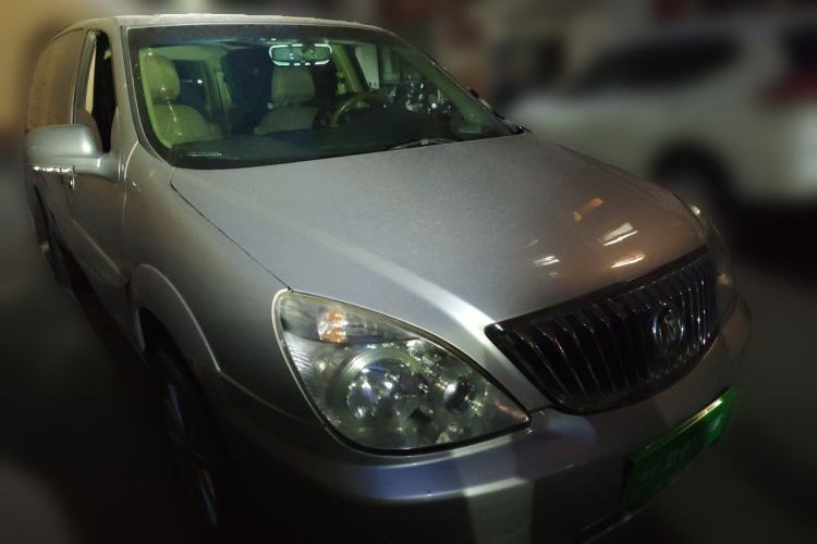 Used Buick GL8 2014 2.4L Classic Edition Front Right 45 Deg