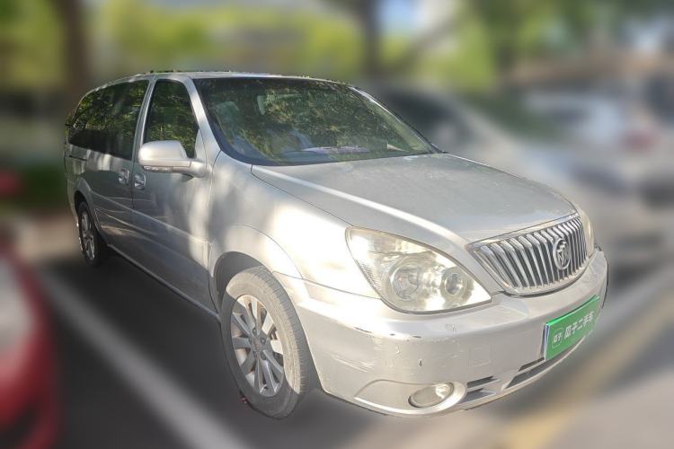 Used Buick GL8 2014 2.4L Executive Edition Front Right 45 Deg